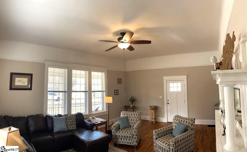 Property image 3 at 903 S 5th Avenue, Easley, SC 29640