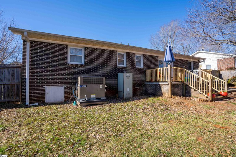 Property image 3 at 106 Montis Drive, Greenville, SC 29617