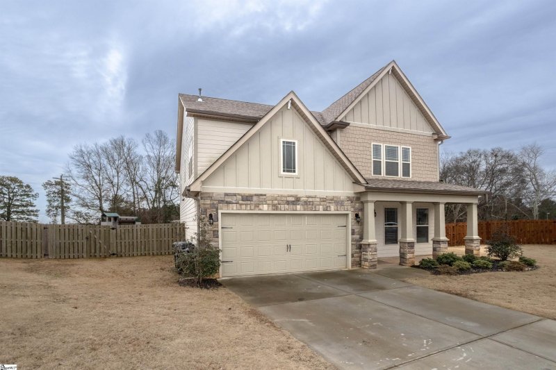 Property image 2 at 205 Waymeet Court, Piedmont, SC 29673