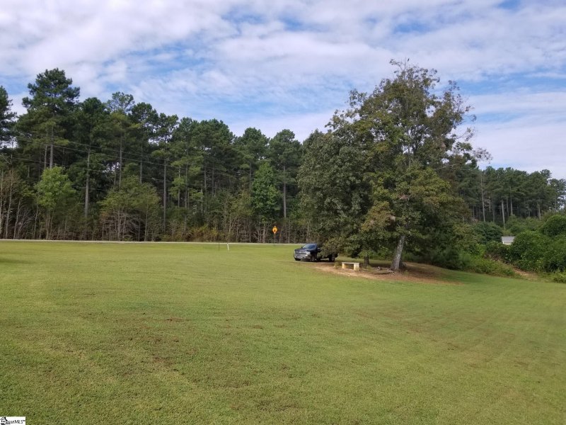 Property image 2 at 244 Ridgeland Drive, Six Mile, SC 29682