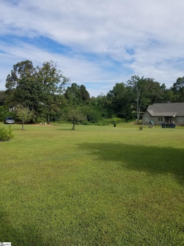 Property image 3 at 244 Ridgeland Drive, Six Mile, SC 29682