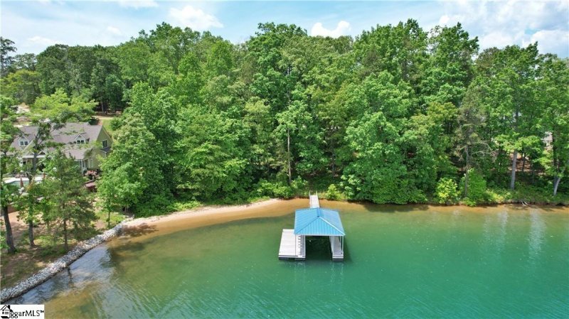 Property image 2 at 12 Pointe Harbor Drive, Seneca, SC 29672