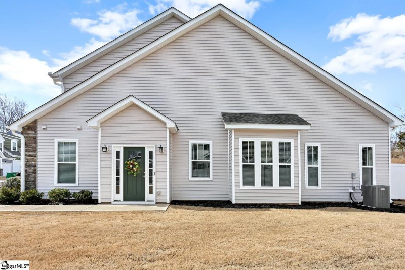 Property image 2 at 31 CREEKHAVEN Lane, Taylors, SC 29687