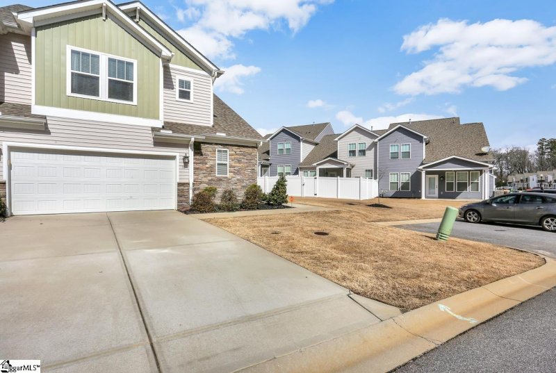 Property image 3 at 31 CREEKHAVEN Lane, Taylors, SC 29687