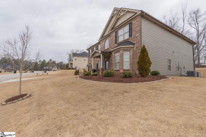 Property image 3 at 122 James Lake Way, Easley, SC 29642