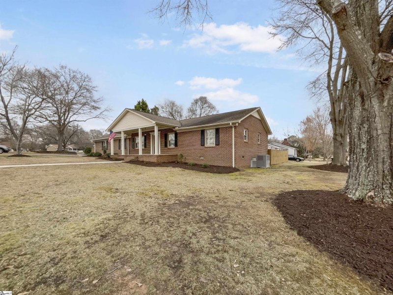 Property image 5 at 111 Wemberly Drive, Simpsonville, SC 29681