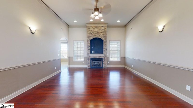 Property image 5 of 116 Dewfield Lane in Glen Lake, Boiling Springs, SC 29316