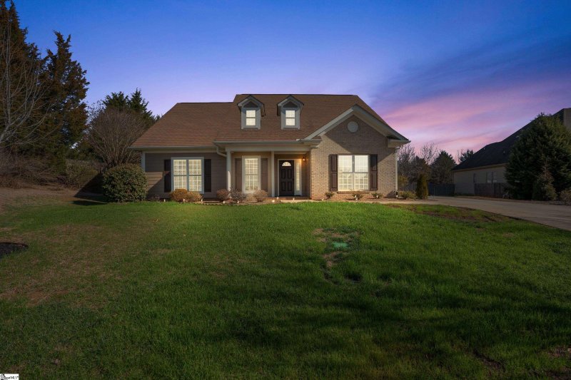 Property image 2 at 1 Laurel Grove Drive, Simpsonville, SC 29681