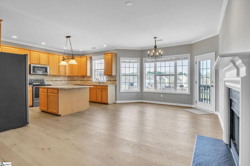 Property image 3 at 6 Creek Arbor Court, Greenville, SC 29607