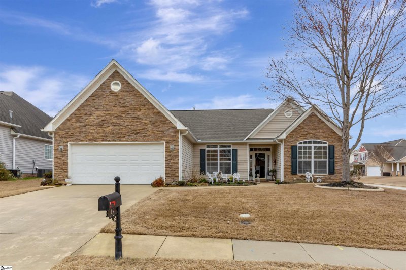 Property image 2 at 15 Hanging Moss Lane, Greenville, SC 29615