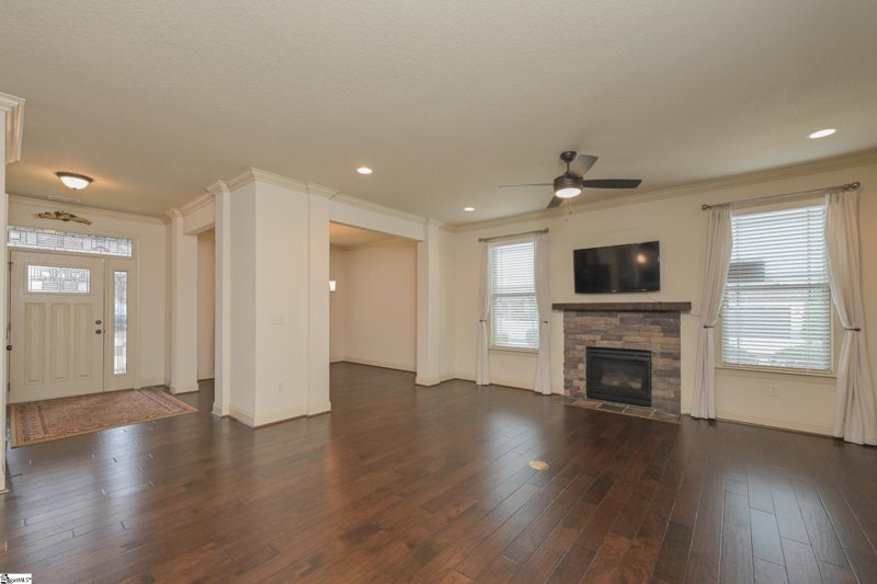 Property image 3 of 805 Shandwick Drive in Greystone Cottages, Greer, SC 29650