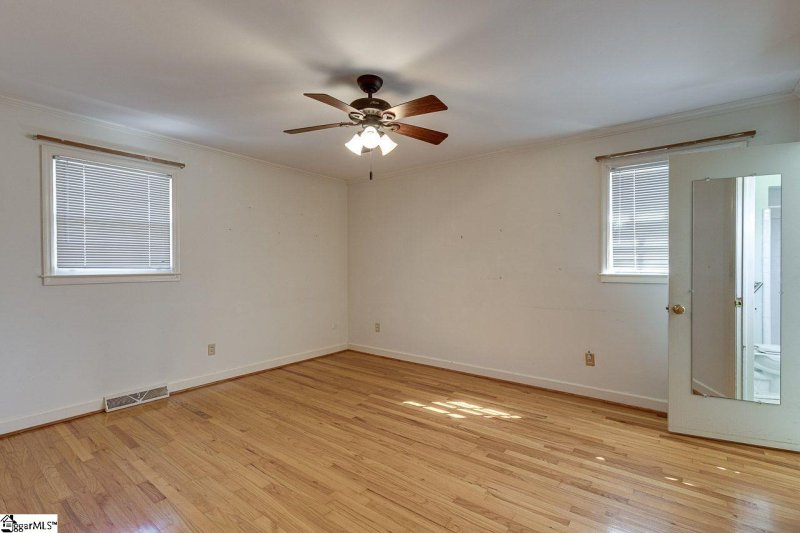 Property image 3 at 2 Wildaire Lane, Greenville, SC 29615