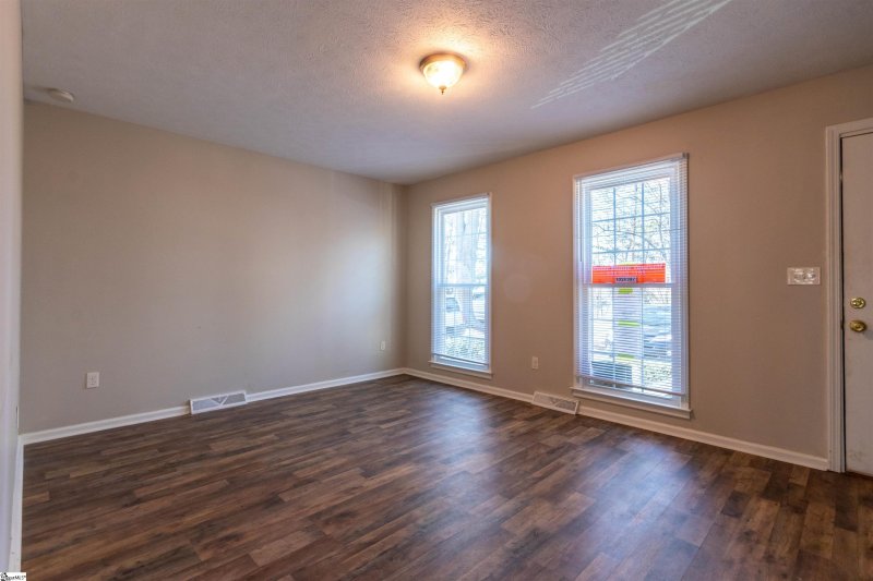 Property image 3 at 213 LANDWOOD Avenue, Greenville, SC 29607
