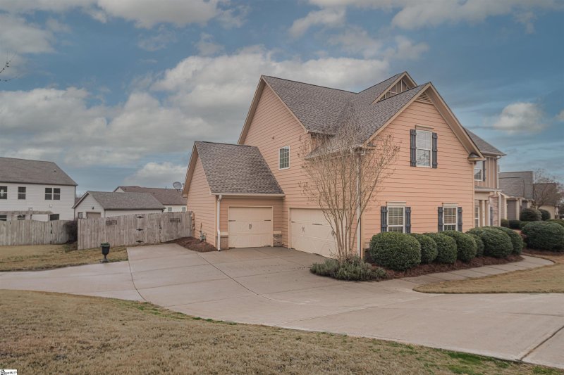 Property image 2 at 310 Deer Chase Drive, Duncan, SC 29334