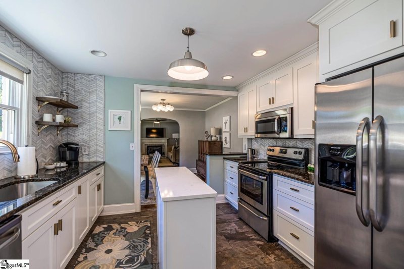 Property image 4 at 321 Ridgecrest Drive, Greenville, SC 29609