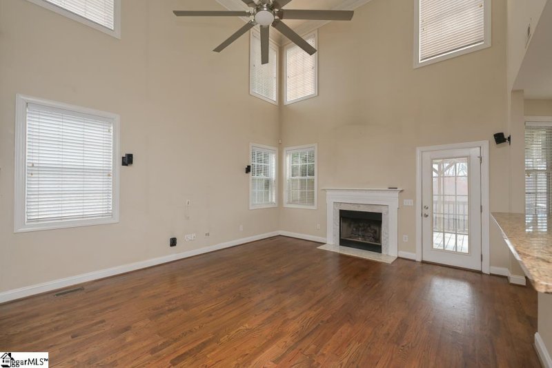 Property image 5 at 302 Glencrest Court, Greer, SC 29650