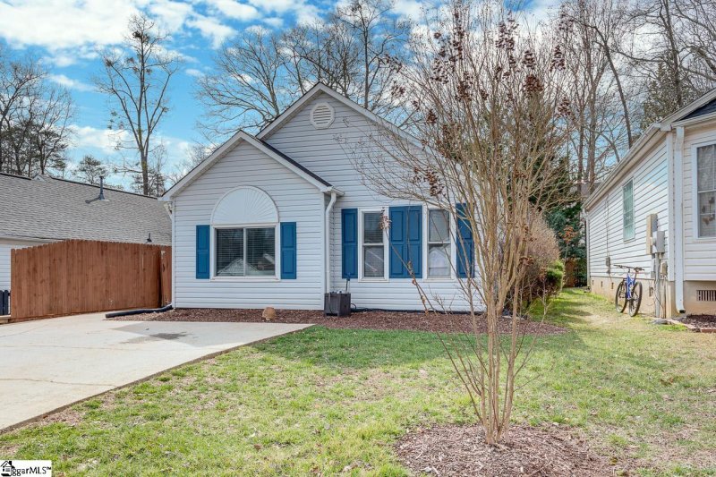Property image 2 at 20 Lantern Lane, Greer, SC 29651