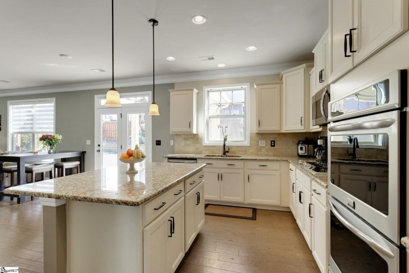 Property image 3 at 225 Talon Court, Taylors, SC 29687-4258