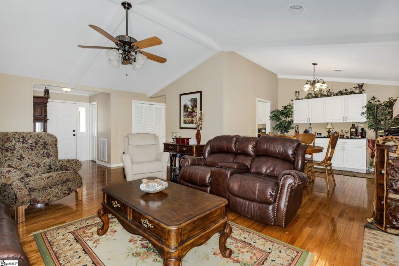 Property image 2 at 112 Sunningdale Court, Easley, SC 29642