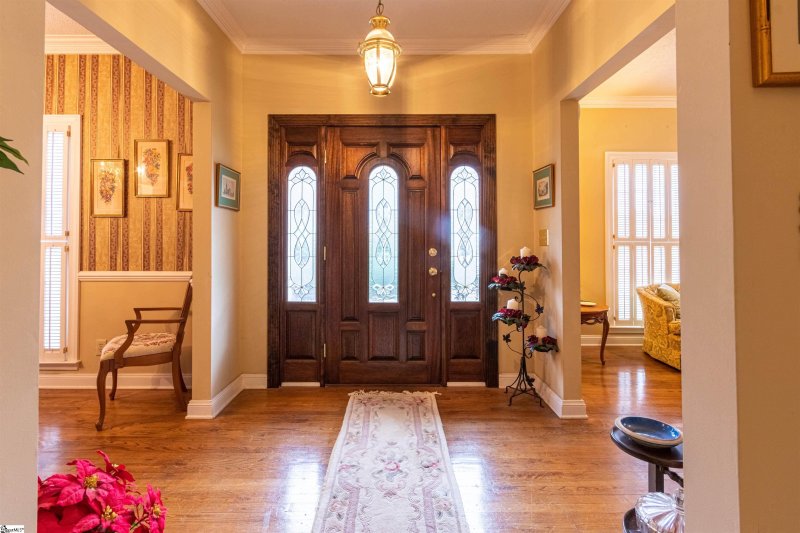 Property image 4 at 102 RIDGE Road, Greenville, SC 29607