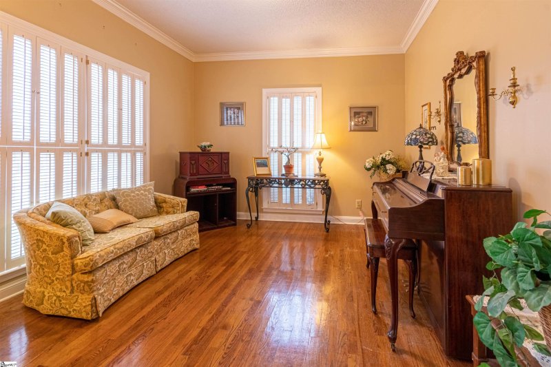 Property image 5 at 102 RIDGE Road, Greenville, SC 29607