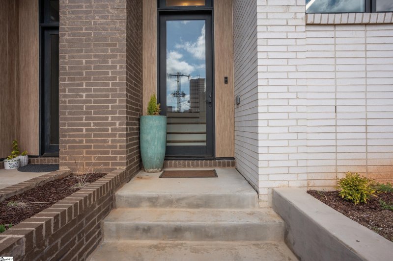 Property image 3 at 121 Noma Terrace Way, Greenville, SC 29601