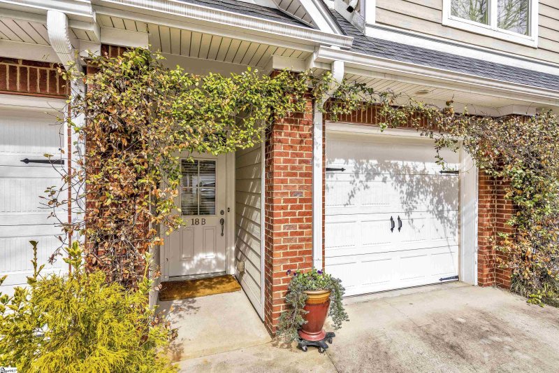 Property image 2 at 18B Edge Court, Greenville, SC 29609