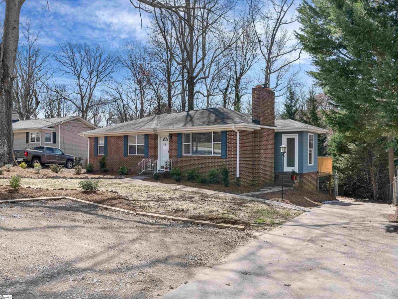 Property image 2 at 206 Azalea Court, Greenville, SC 29615