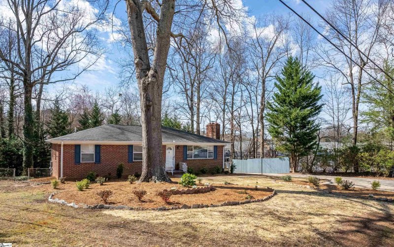 Property image 3 at 206 Azalea Court, Greenville, SC 29615