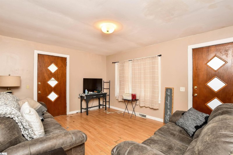 Property image 3 at 700 N Franklin Road, Greenville, SC 29617