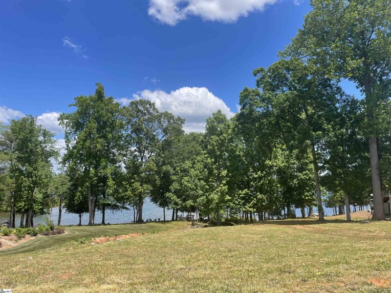 Property image 4 at 305 Stillwaters Bay Drive, Taylors, SC 29687