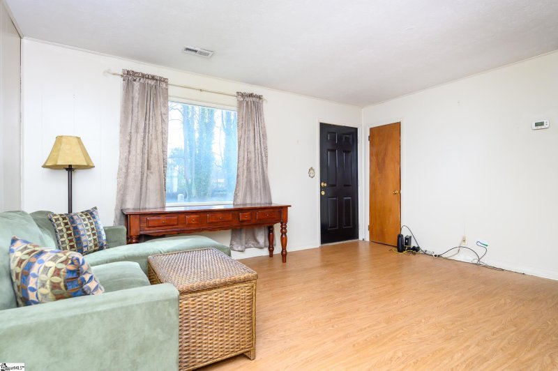 Property image 4 at 127 W Belvedere Road, Greenville, SC 29605