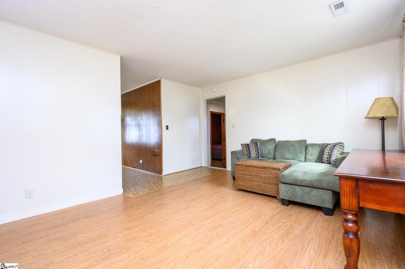 Property image 5 at 127 W Belvedere Road, Greenville, SC 29605