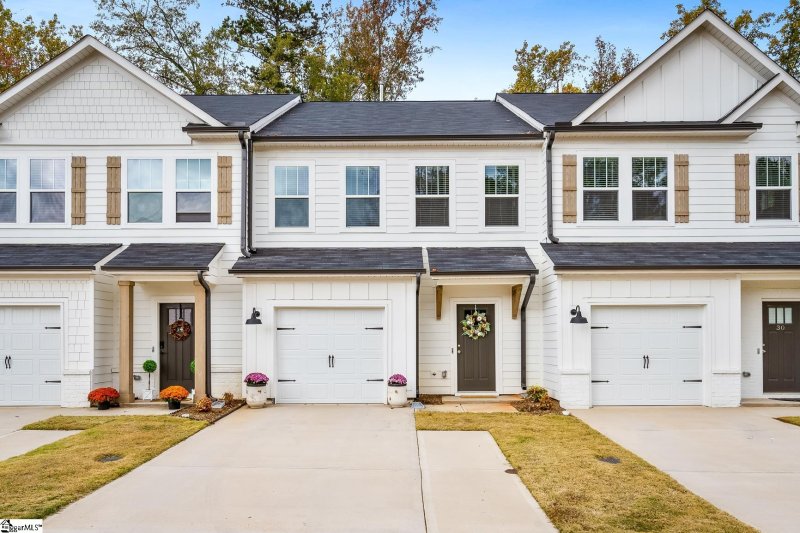 32 Grey Oak Trail