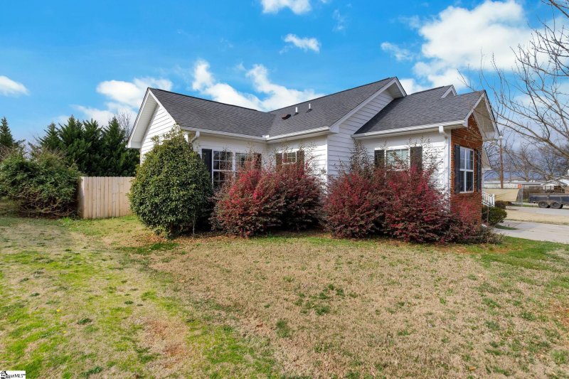 Property image 5 at 325 O'Conner Court, Greenville, SC 29609