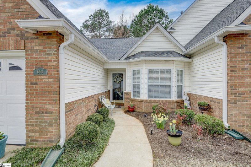 Property image 2 at 650 Ivybrooke Avenue, Greenville, SC 29615