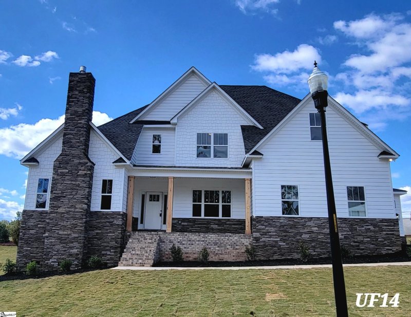 Property image 2 at 2 Peyton Lane, Simpsonville, SC 29681