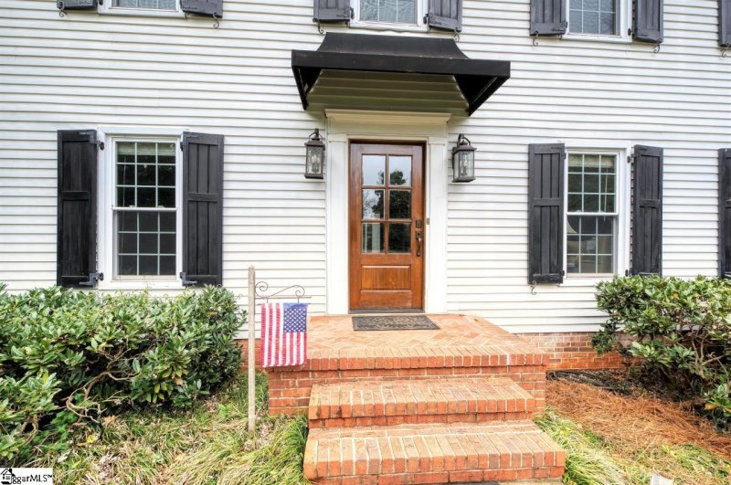Property image 5 at 6 Bramble Court, Greenville, SC 29615