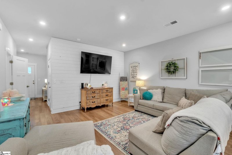 Property image 3 at 114 Addington Lane, Simpsonville, SC 29681
