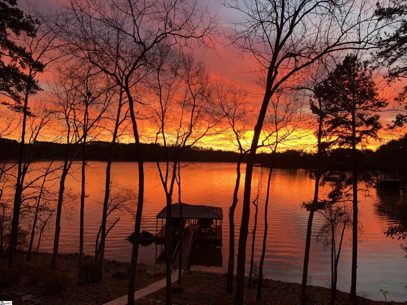 Property image 2 at 420 E Waterside Drive, Seneca, SC 29672