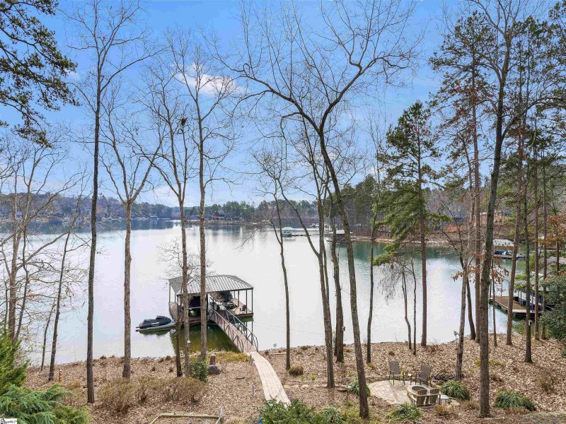 Property image 3 at 420 E Waterside Drive, Seneca, SC 29672