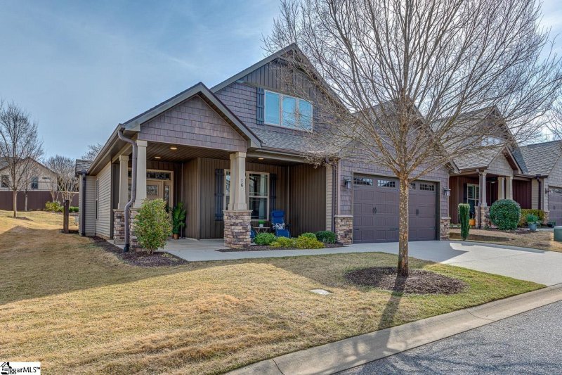 Property image 2 of 16 Bradstock Drive in Greystone Cottages, Greer, SC 29650