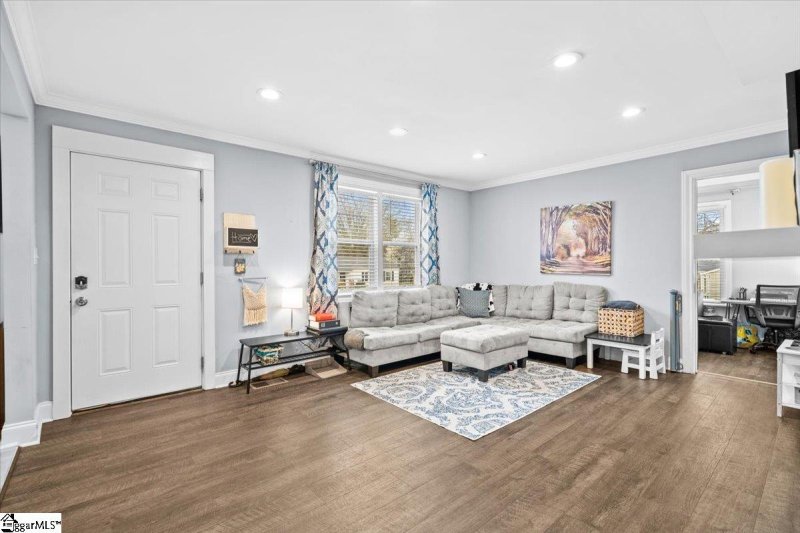 Property image 3 at 318 Crosby Circle, Greenville, SC 29605