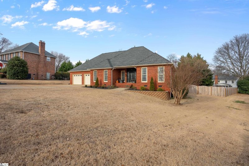 Property image 3 at 107 Glen Arbor Court, Easley, SC 29642