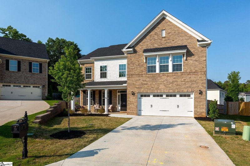 Property image 2 at 604 Creekside Bluff Court, Simpsonville, SC 29681