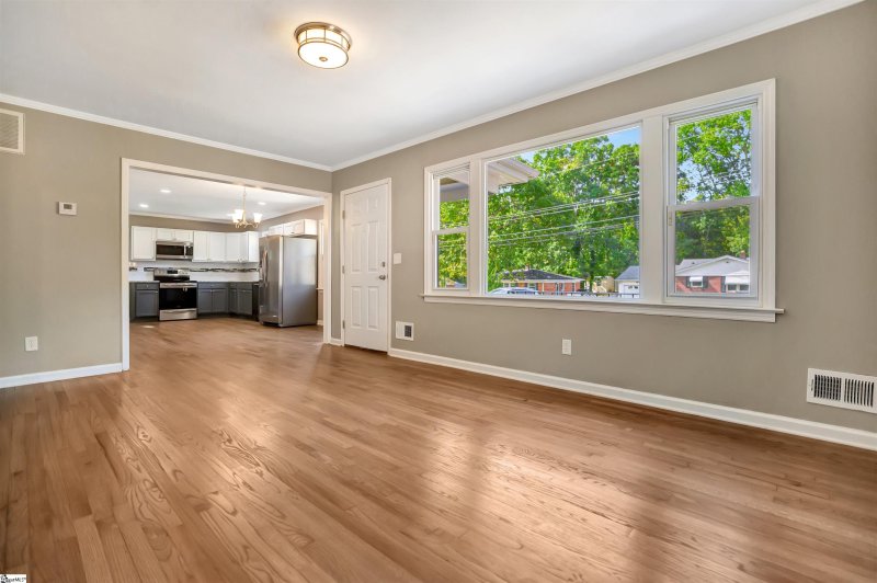 Property image 2 at 103 Gettysburg Street, Greenville, SC 29605