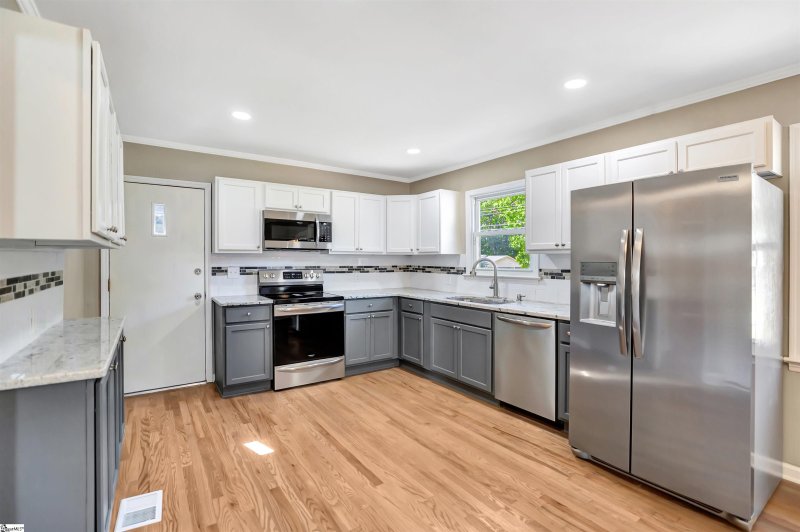 Property image 3 at 103 Gettysburg Street, Greenville, SC 29605