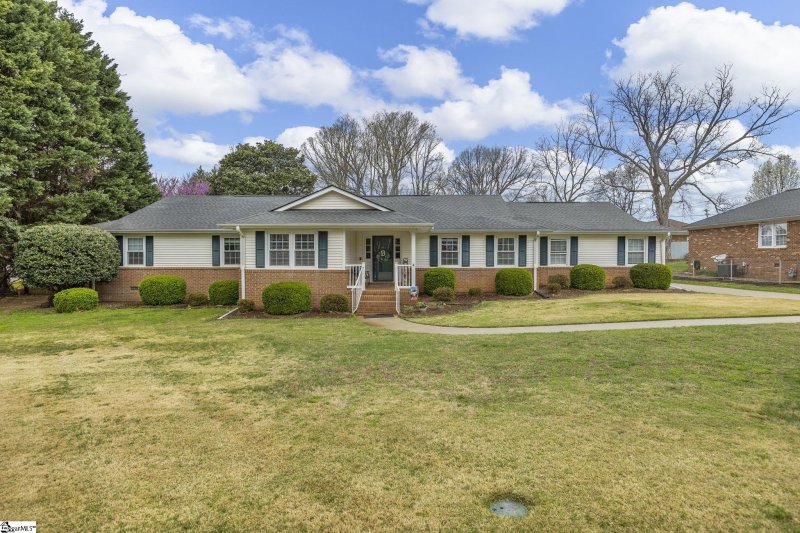 Property image 2 at 205 Connecticut Drive, Greenville, SC 29615