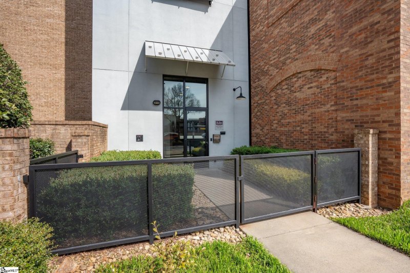 Property image 3 at 500 E McBee Avenue, Greenville, SC 29601