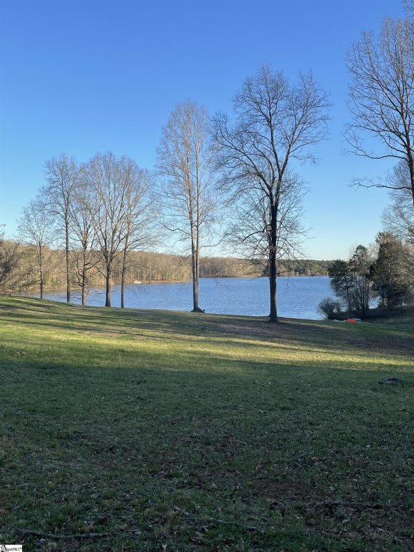 Property image 3 at 104 Bayview Court, Laurens, SC 29360